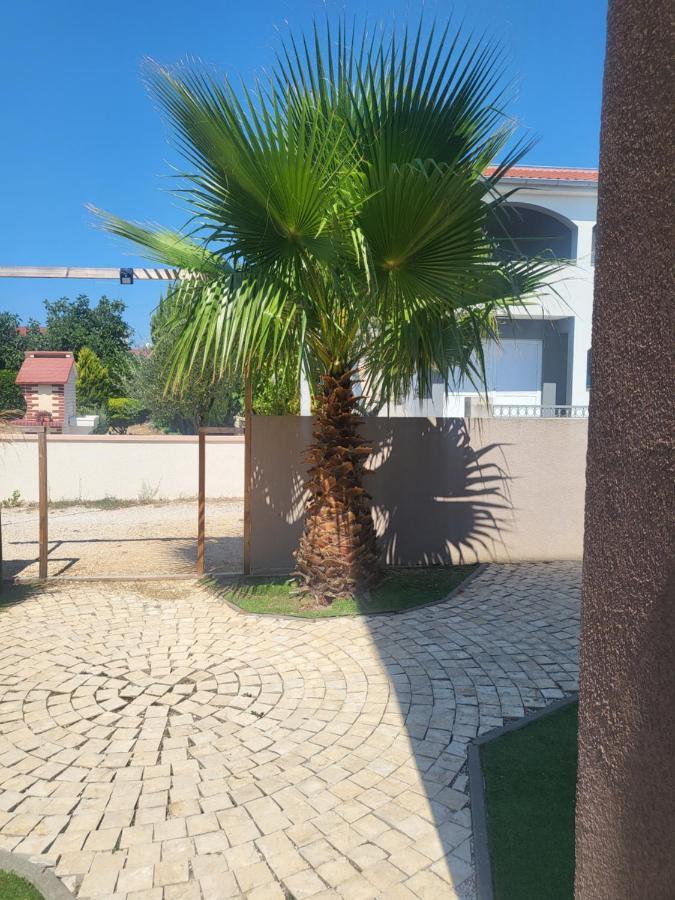 Villa Garden Vir Esterno foto